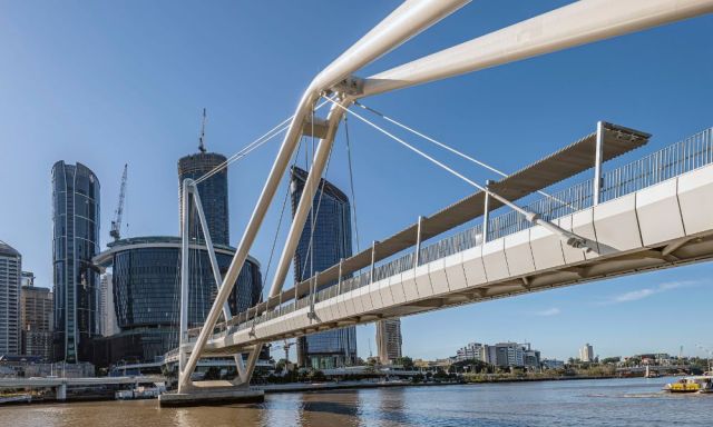 Neville Bonner Bridge towards Queens Wharf on a sunny day