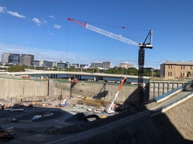 Crane at the Queens Wharf site at the beginning of construction.